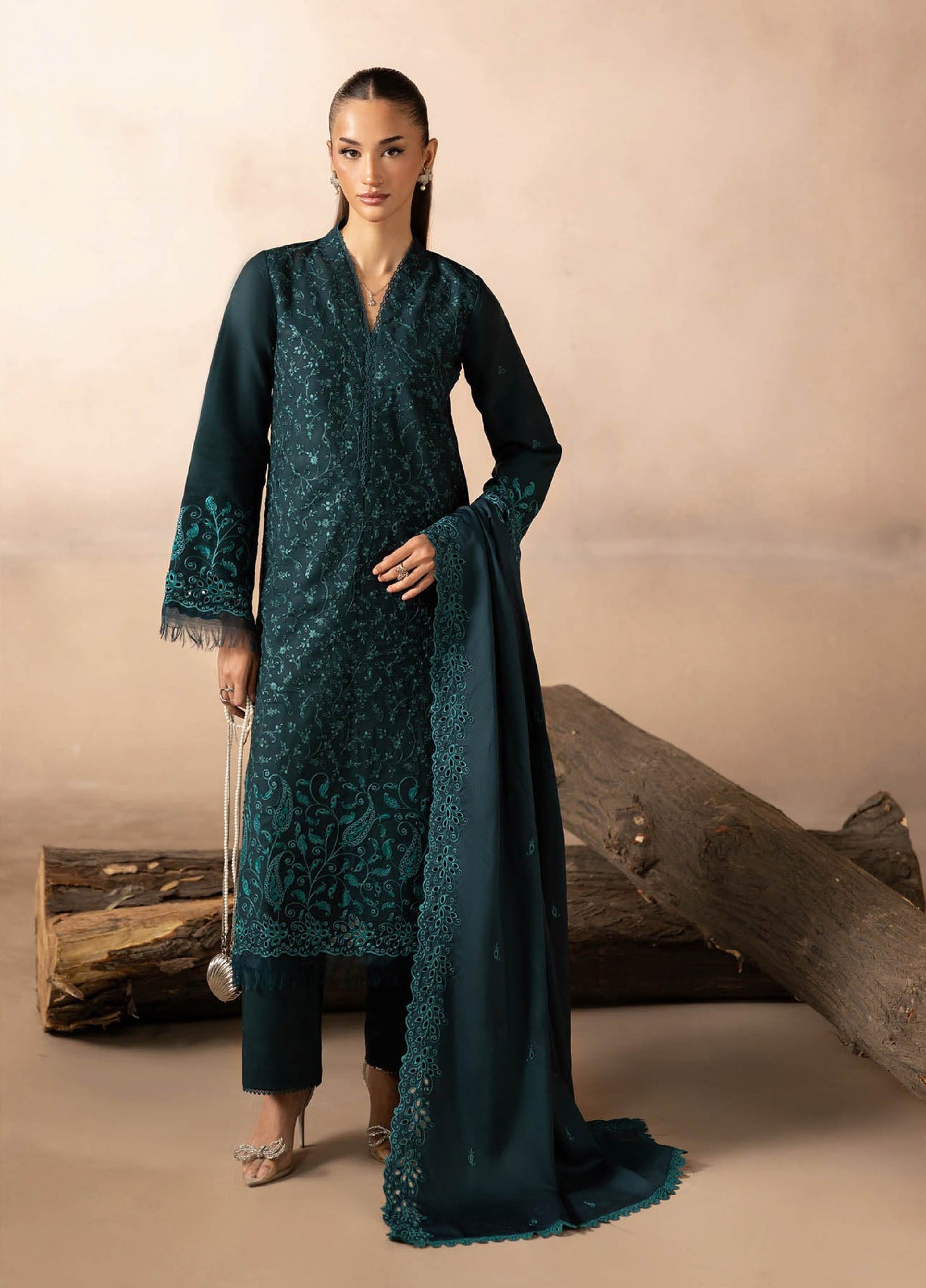 Sareen by Rajbari stitched