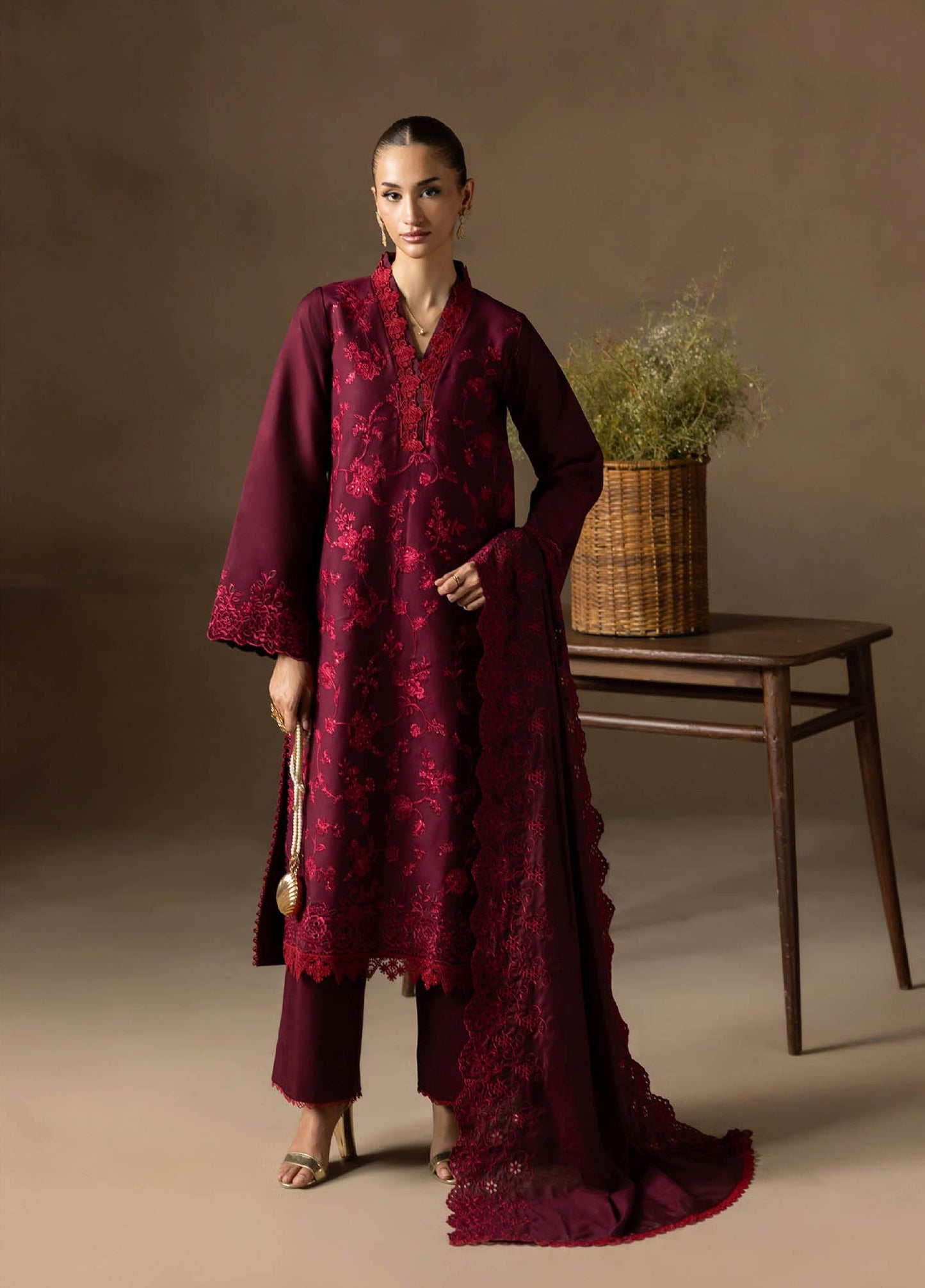 Sareen by Rajbari stitched